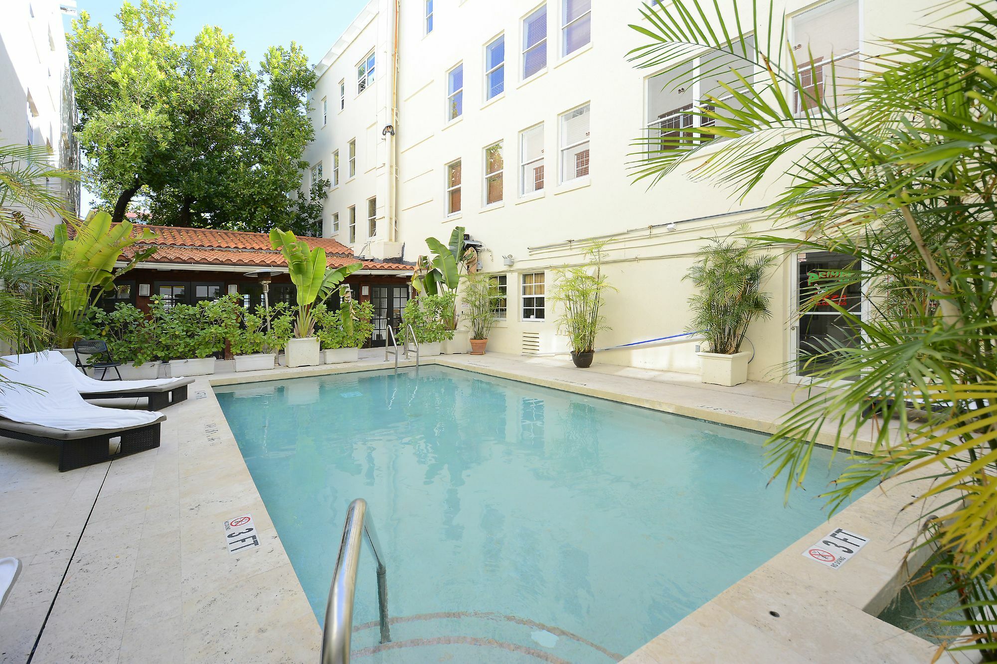 First Street Apartments Miami Beach Exterior photo